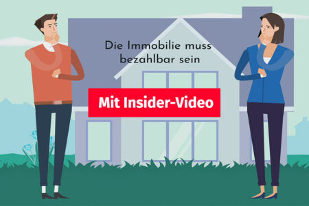 Ein Paar steht vor einem Haus | Immobiliensuchauftrag